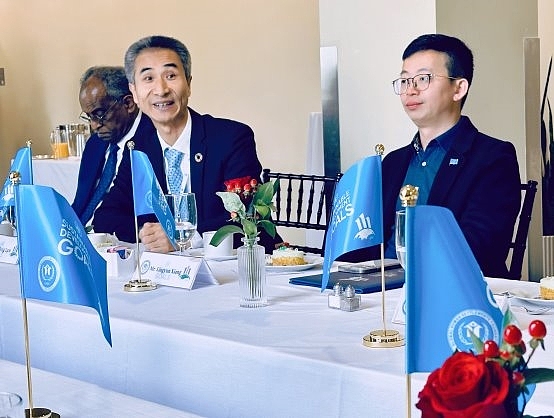 从加密极客到火人节信徒：一场关于另类社会的深度朝圣之旅